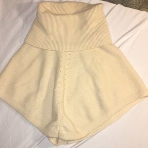 BCBG Cashmere Poncho White/ Cream